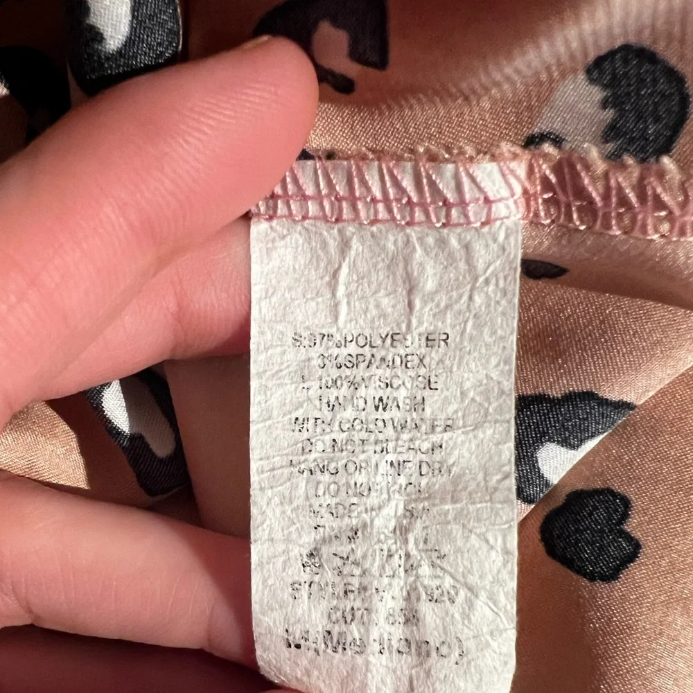 Pink gold Animal print blouse 💛 - Picture 7 of 15